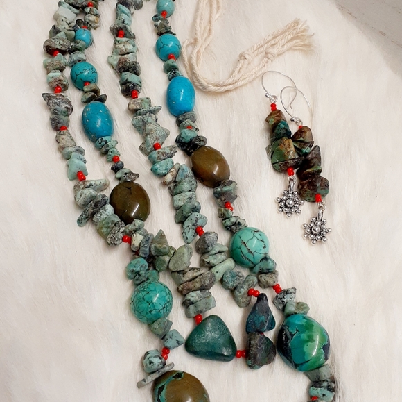Rustic turquoise howlite Necklace and Earrings - Picture 4 of 6